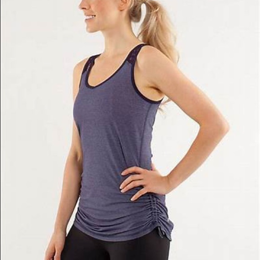 Lululemon Tie and Fly tank in Grey size 8